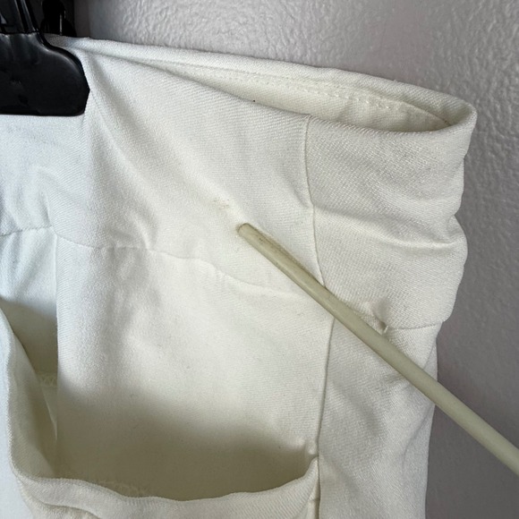 Chicos Womens Pants Size 1.5 White Cropped Leg Casual Stretch Flat Front - Picture 4 of 9